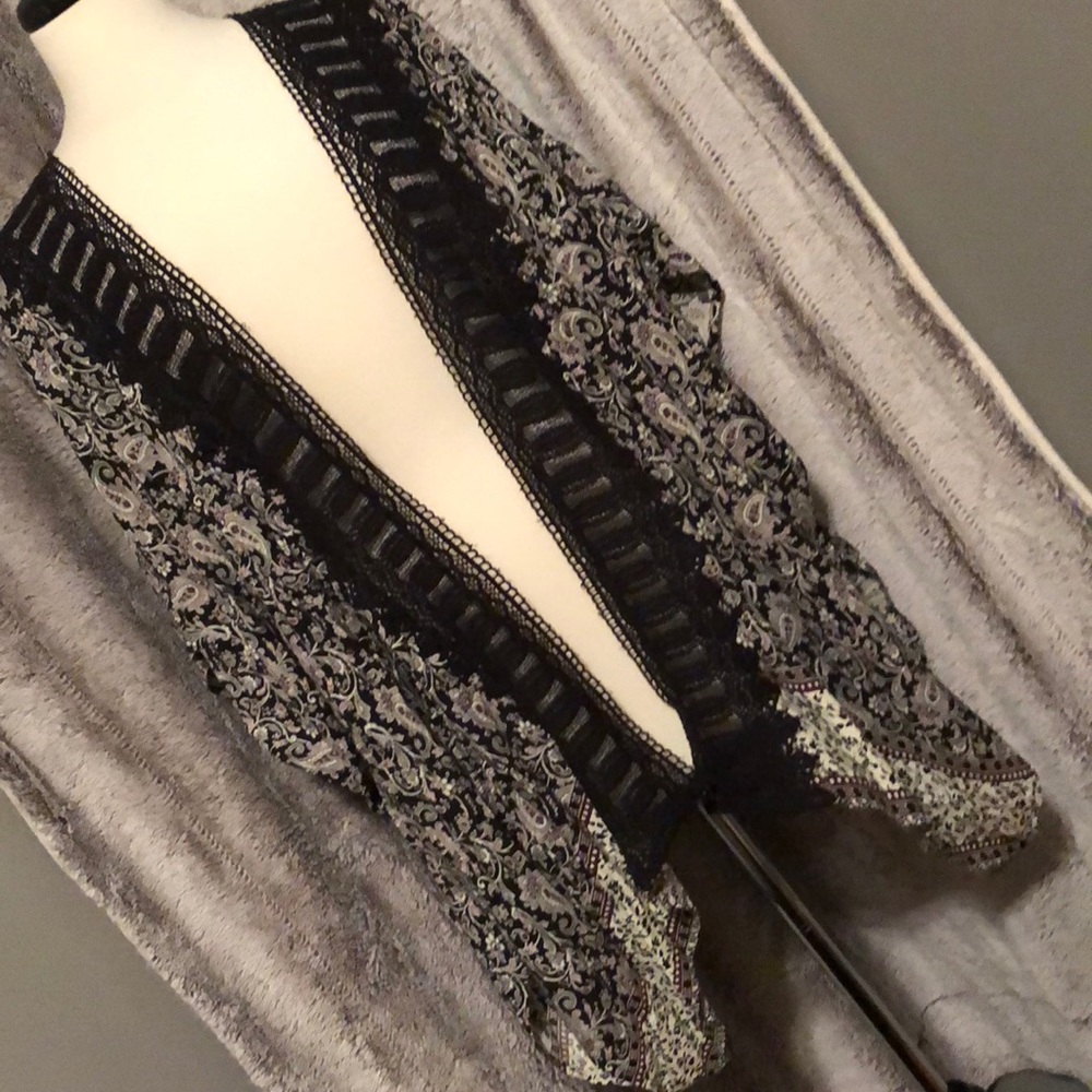 Beautiful Lace Embellished Wrap